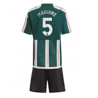 Dječji Nogometni Dres Manchester United Harry Maguire #5 Gostujuci 2023-24 Kratak Rukav (+ Kratke hlače)